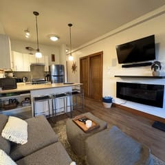 Going Coastal R&R | Unit B | Waterfront Sleeps 4