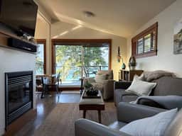 Going Coastal R&R | Waterfront - Sleeps 10 - Image 3
