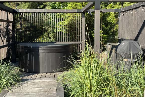 Ebb Cottage: Private Hot Tub - Image 1
