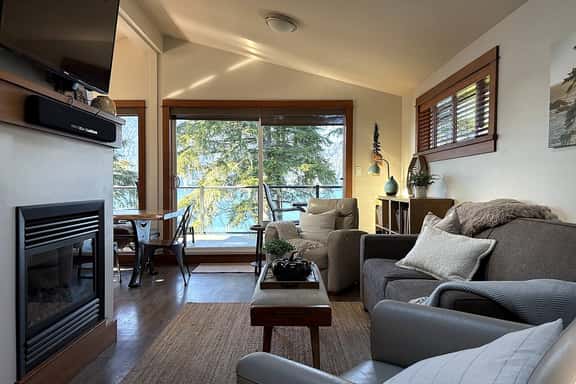 Going Coastal R&R | Unit A | Waterfront - Sleeps 6 - Image 1