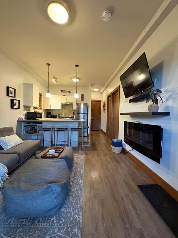 Going Coastal R&R | Unit B | Waterfront Sleeps 4 - Image 3